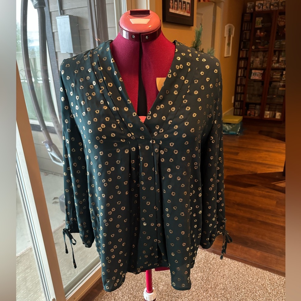 Eclair Forest Green 3/4 Sleeve Blouse with Gold Pattern